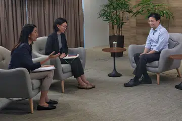 DEMI DASAR AWAM: Atas soal awam dasar, pemerintah tidak berhasrat untuk mengangkat Cemeti Parti apabila perkara itu dibahaskan di Parlimen kelak, kata Encik Wong. - Foto MCI