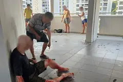Seorang penduduk, Encik Koh, berkata terdapat pertelingkahan antara mangsa yang merupakan pasangan suami isteri dan seorang lelaki yang merupakan jiran mereka.