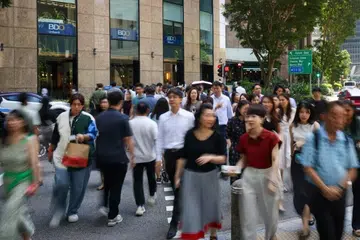 Pasaran kerja juga menunjukkan tanda-tanda kelembapan, kata Kementerian Tenaga Manusia (MOM), yang mengeluarkan laporan pekerjanya pada 21 September.