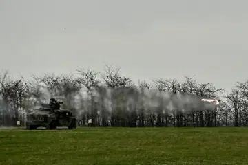 Tentera Ukraine membuat latihan menggunakan kereta kebal anti peluru berpandu semasa satu latihan ketenteraan.