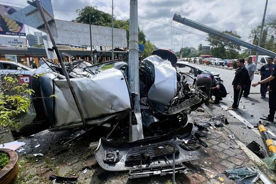 kemalangan, dirempuh, kereta