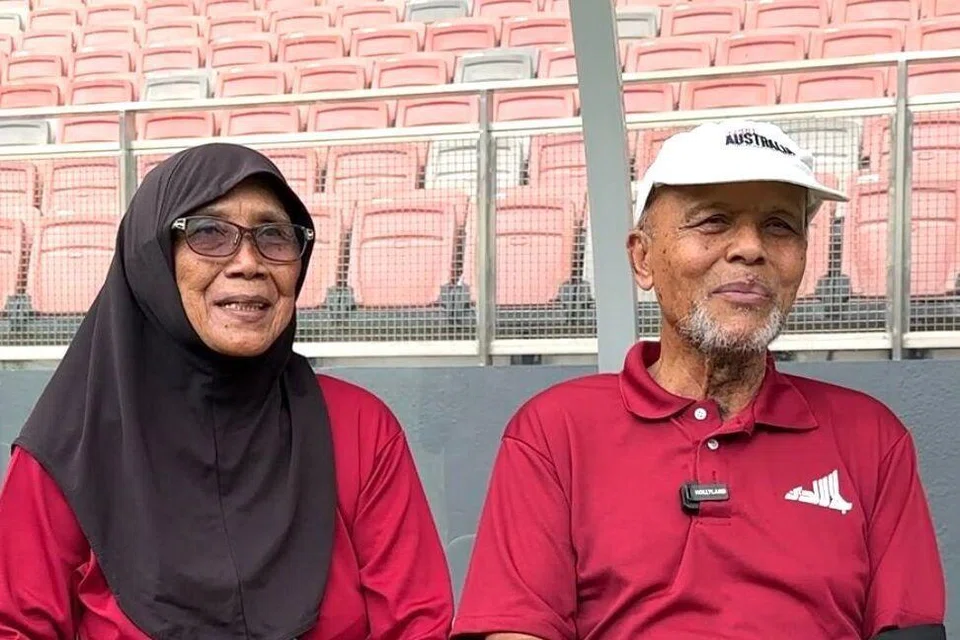 Cik Suliah Daris, 67 tahun, dan pasangannya, Encik Latib Parman, 77 tahun, kini menitik beratkan pemakanan dan minuman sebagai langkah persediaan ke Tanah Suci bagi ibadah haji.