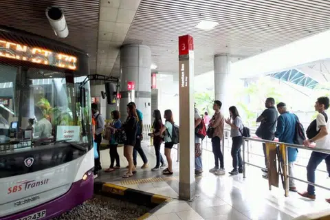 Johor, operasi bas, Koswe, Singapura