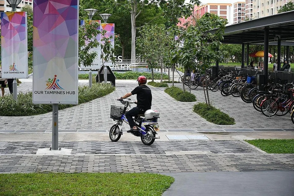 DIPERKETAT: Penunggang perlu memperolehi sekurang-kurangnya 80 peratus markah untuk lulus ujian teori dalam talian itu sebelum boleh menggunakan alat tersebut di laluan awam atau jalan raya. - Foto fail