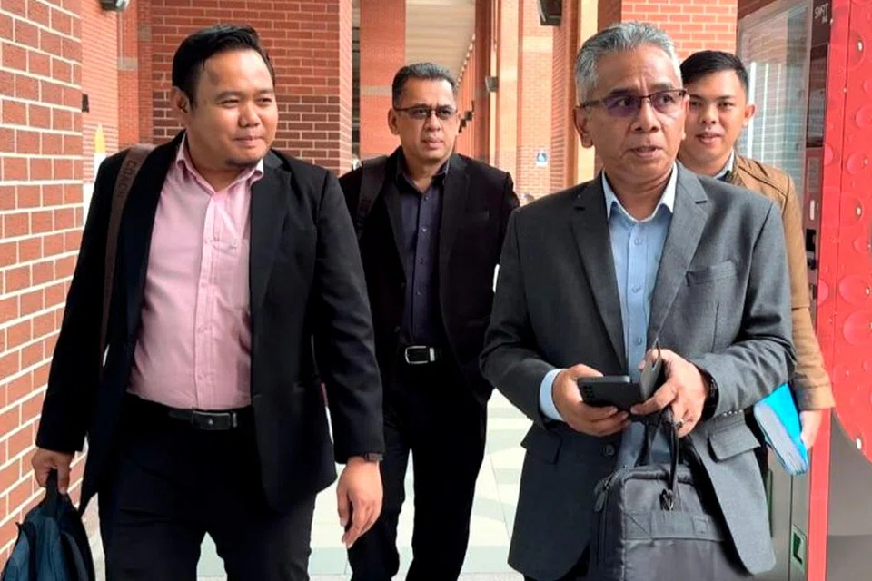 Beberapa pegawai Suruhanjaya Pencegahan Rasuah Malaysia (SPRM) tiba di Kementerian Sumber Manusia (Kesuma) bagi mendapatkan dokumen susulan isu membabitkan Pembangunan Sumber Manusia Bhd (HRD Corp).