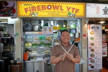 Encik Khairul Ariffin Sharifuddeen meninggalkan kerjaya korporat dan menceburi menjadi usahawan, dengan membuka gerai sendiri di Pusat Penjaja Upper Boon Keng menjual yong taufu.