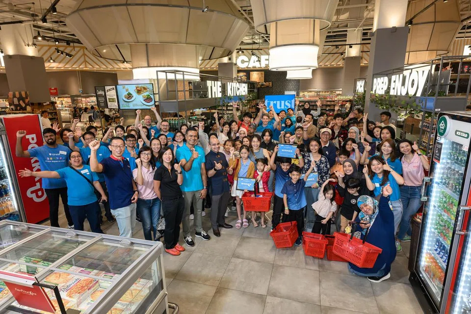 Trust Bank Singapore, Trust Bank, Fairprice, Qian Xiaodong, Joanna Lam