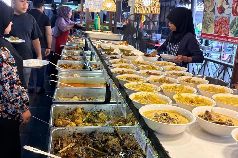 Hidangan tradisi masyarakat Melayu Negeri Sembilan, masak lemak cili api terkenal dengan rasa pedas.