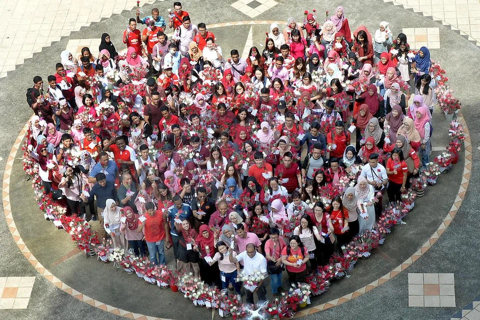 Singapura telah melakukan usaha besar untuk membina identiti rakyat bersama, dan untuk hidup serta bekerjasama secara harmoni sebagai sebuah masyarakat berbilang kaum dan agama berdasarkan meritokrasi dan peluang saksama, kata Perdana Menteri, Encik Lee Hsien Loong.