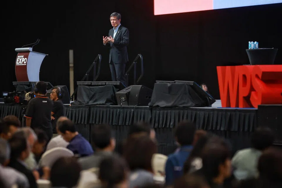 BENTANGKAN LANGKAH LENGKAPI PELAJAR: Menteri Pendidikan, Encik Chan Chun Sing, semasa berucap kepada lebih 1,600 pendidik di Seminar Pelan Kerja Sekolah 2023 Kementerian Pendidikan (MOE) berkata, terdapat keperluan melengkapkan pelajar dengan nilai dan kecekapan yang diperlukan untuk berkembang maju dalam dunia yang cepat berubah.