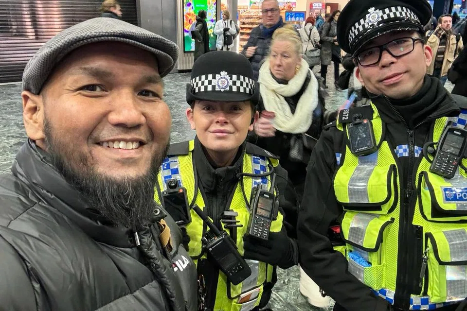 PERTAMA KALI DI EROPAH : Cef Bob di UK dan Amsterdam untuk membuat lawatan dengan rakan niaga