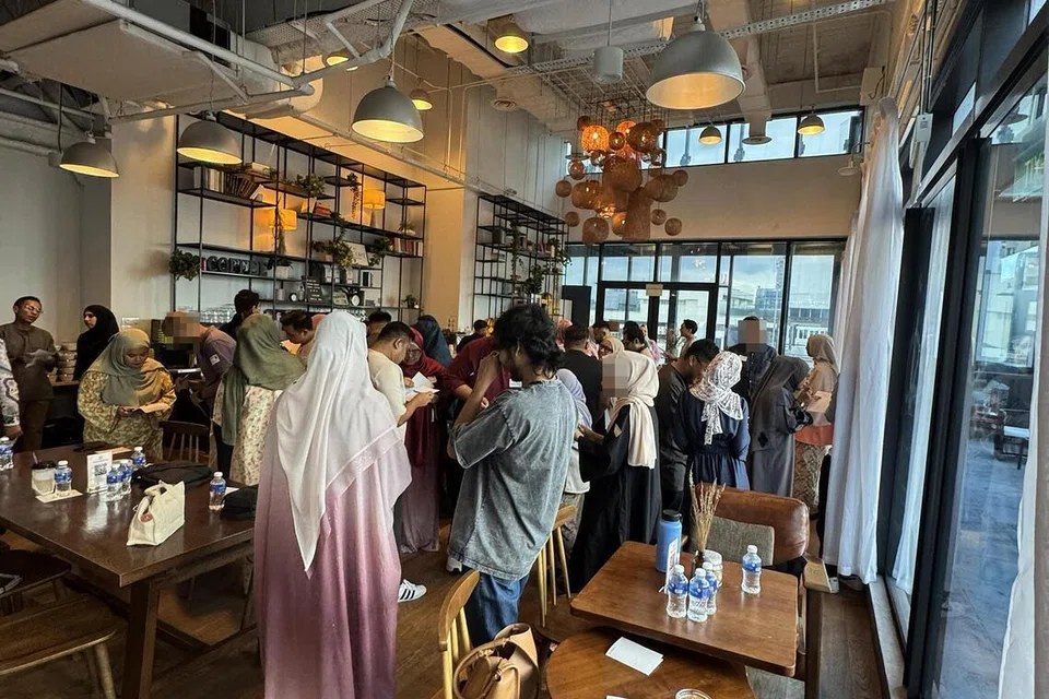 Pengalaman ‘speed dating’ di luar talian yang dianjurkan oleh The Modest Match pada 18 April. Ada peserta yang minta gambar mereka tidak disiarkan.