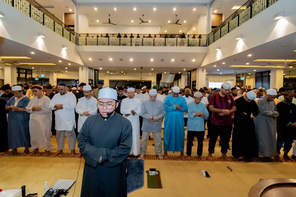 imam muda, masjid, tarawih