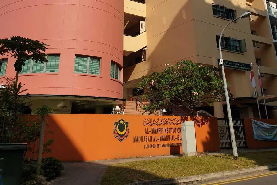 Akhir 2006, bangunan Madrasah Al-Ma’arif di Lorong 39, Geylang telah disiapkan sepenuhnya. Dengan persekitaran pembelajaran yang kondusif, pelajar dapat menumpukan ilmu agama dan mencapai kecemerlangan dalam pembelajaran akademik.