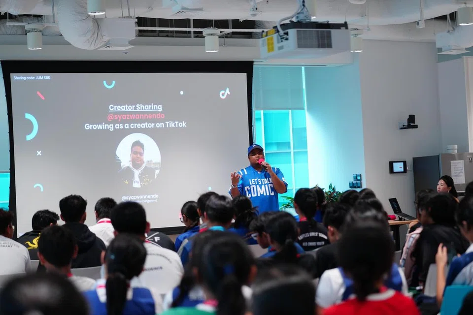 Semasa lawatan ke pejabat TikTok di One Raffles Quay, pempengaruh TikTok,Syazwan Hakim atau juga dikenali sebagai Syazwannendo, berbincang dengan pelajar yang menyertai Kem Wartawan Muda tentang perjalanan beliau menggunakan TikTok sebagai satu wadah membangunkan namanya.