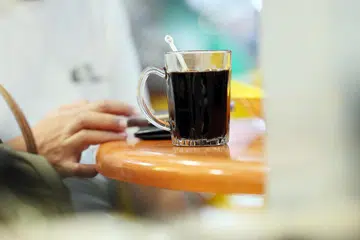 Secawan kopi buat penyegar tekak.
