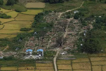 HAMPIR SEMUA MUSNAH: Pandangan dari udara sebuah kampung Rohingya berhampiran Maungdaw di negeri Rakhine, Myanmar, yang dibakar pada 12 November 2017 - Foto REUTERS