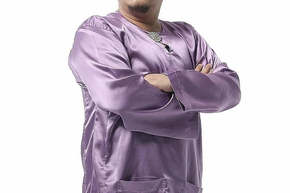 PELUANG MENJADI JURI: Pemenang ketiga Suara 2.0, Muhammad Fairus Adam, sibukkan diri dengan menerima undangan menjadi juri peraduan nyanyian kategori dewasa dan kanak-kanak di peringkat antarabangsa. - Foto-foto FORTRESS EVENTS