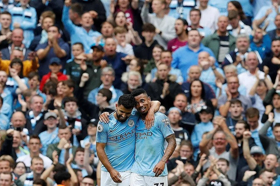 GANDINGAN BERBISA: Gandingan Sergio Aguero (kiri) dan Gabriel Jesus sebagai tunggak serangan City semakin berbisa yang mampu meruntuhkan benteng pasukan lawan. - Foto REUTERS