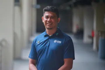 MUDAHKAN PEGAWAI BUAT PERALIHAN: ASP Muhammad Faizal Baharin hasilkan pelbagai kandungan visual bagi bantu pegawai CNB buat peralihan daripada pistol Revolver kepada pistol baru Glock 19 Gen 5.