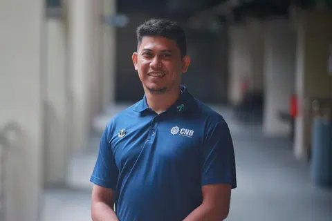 MUDAHKAN PEGAWAI BUAT PERALIHAN: ASP Muhammad Faizal Baharin hasilkan pelbagai kandungan visual bagi bantu pegawai CNB buat peralihan daripada pistol Revolver kepada pistol baru Glock 19 Gen 5.