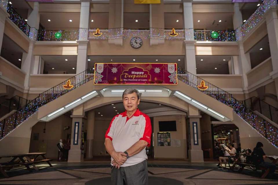 Encik Syed Ahmad Syed Yusof Alsagoff, yang kini berusia 65 tahun, telah berkhidmat sebagai sukarelawan di Kelab Masyarakat Pasir Ris Elias (CC) sejak 1995. 