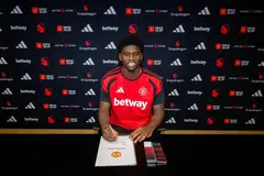 bola sepak, EPL, Carlos Baleba, Manchester United