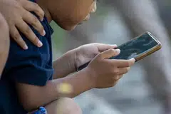 Indonesia terus melaksanakan sekatan tersebut mengikuti kebimbangan terhadap tahap pendedahan kanak-kanak kepada kandungan berbahaya yang tinggi.