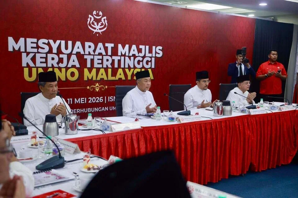 Presiden Umno, Datuk Seri Dr. Ahmad Zahid Hamidi (kedua kiri), ketika mempengerusikan mesyuarat Majlis Kerja Tertinggi (MKT) Umno di Pejabat Perhubungan Umno Negeri Johor, di Johor Bahru.