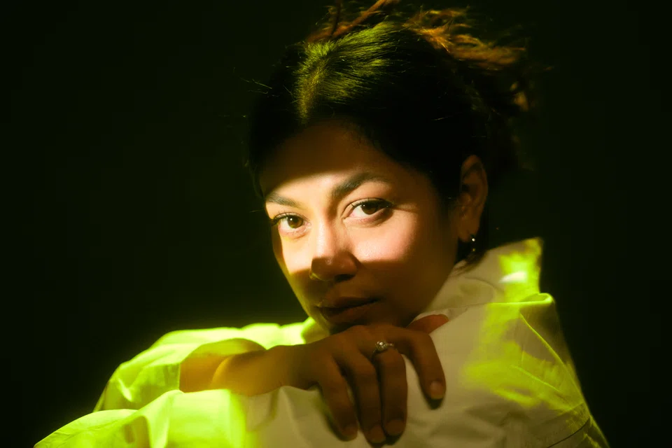 Universal Music, Takleh Usik, Kaka Azraff