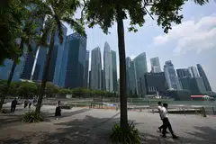 Berdasarkan perbandingan suku ke suku yang diselaraskan secara bermusim, ekonomi berkembang sebanyak 1.1 peratus, lebih perlahan berbanding pertumbuhan 1.5% pada suku kedua, menurut kenyataan Kementerian Tenaga, Perdagangan dan Perusahaan (METI) pada 14 Oktober.