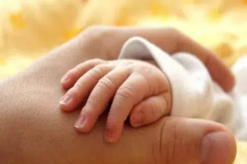 Seorang bayi lelaki berusia 11 bulan maut dalam keadaan tragis selepas menjadi mangsa kemarahan ibunya.