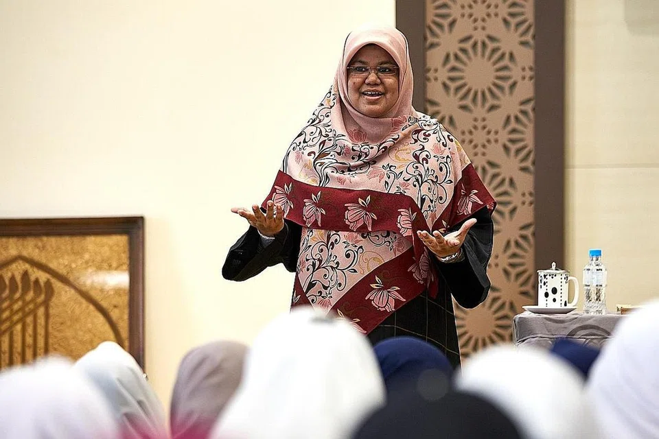 USTAZAH KALTHOM MUHAMMAD ISA: Akan berbicara tentang pertimbangan kebudayaan dan keagamaan rawatan dan pemeriksaan barah payu dara.