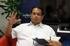 TINJAU JAWI: Dr Hirman Mohamed Khamis menganalisis Jawi - daripada kegemilangan hingga kemerosotan Jawi di Singapura, dan bermata harapan bahawa Jawi boleh diperteguhkan dalam masyarakat. - Foto BH oleh SUHAIMI MOHSEN