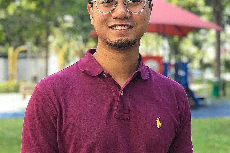 BELAJAR DENGAN TEKUN: Encik Muhammad Taufiq Azias gigih dan tidak putus asa untuk belajar hingga ke menara gading walaupun menghadapi masalah kewangan. - Foto AMP