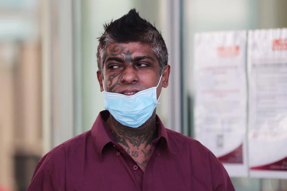 HADAPI MAHKAMAH: Vijayan Pillay Sandarasegaran didakwa satu tuduhan dituduh menyebabkan gangguan dan mengganggu kententeraman orang ramai. - FOTO: FAIL. 