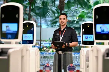 Atas keberanian dan integriti beliau menolak cubaan sogokan rasuah, Inspektor Pusat Pemeriksaan (CI) daripada Penguasa Imigresen dan Pusat Pemeriksaan (ICA), Encik Muhammad Farhan Kamaruddin, diiktiraf dengan Plak Penghargaan Biro Siasatan Amalan Rasuah (CPIB) semasa acara tahunan Rangkaian Kerjasama Anti-Rasuah (ACPN) yang diadakan pada 18 September di Pusat Konvensyen Raffles City.