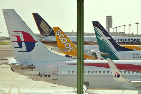 Persatuan Pengangkutan Udara Antarabangsa (Iata) berkata keuntungan bersih syarikat penerbangan dijangka mencapai AS$36 bilion ($46.4 bilion) pada 2025, meningkat daripada AS$32.4 bilion pada 2024.