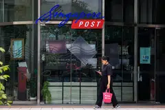 Persatuan Pelabur Sekuriti Singapura (Sias) berkata pemecatan mengejut tiga eksekutif kanan SingPost serta penafian tegas mereka terhadap tuduhan yang dikenakan, telah menimbulkan pelbagai persoalan.