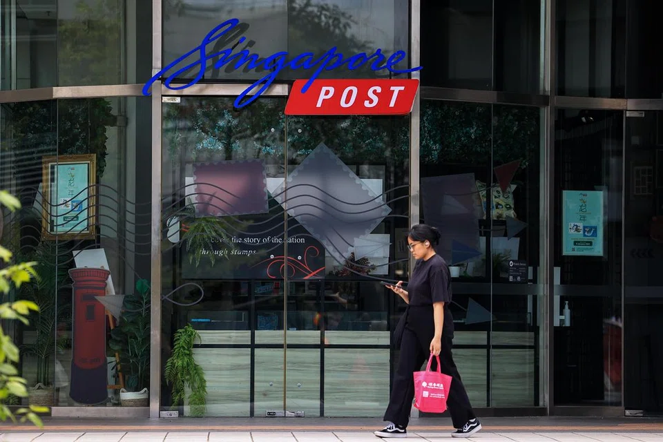 Persatuan Pelabur Sekuriti Singapura (Sias) berkata pemecatan mengejut tiga eksekutif kanan SingPost serta penafian tegas mereka terhadap tuduhan yang dikenakan, telah menimbulkan pelbagai persoalan.