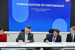 SCIS, SUSS, Profesor Madya Dr Muhammad Faishal Ibrahim, Ang Bee Lian, Mufti Dr Nazirudin Mohd Nasir, Profesor Robbie Goh