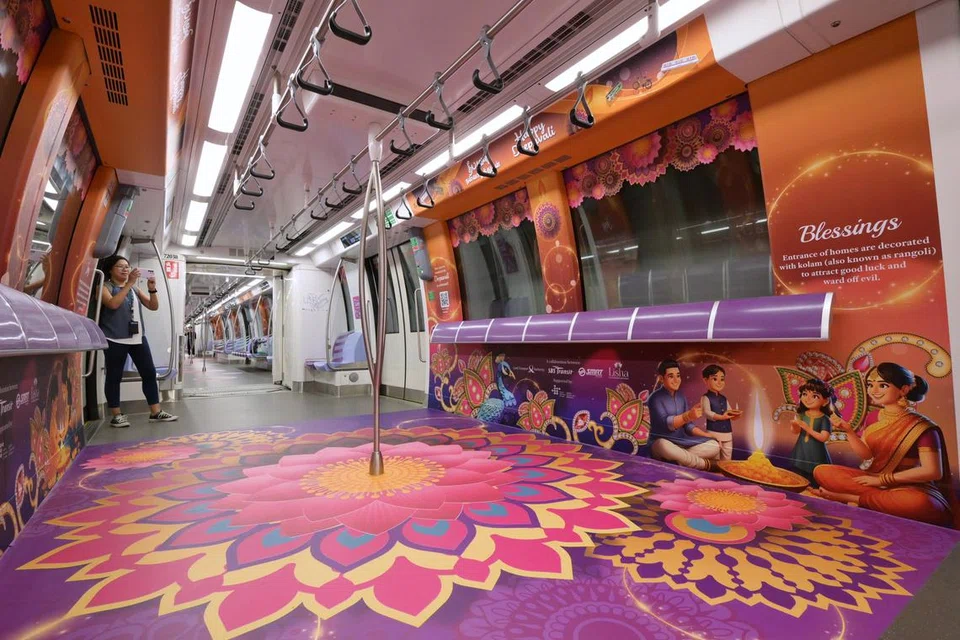 Penumpang yang membuat perjalanan lewat malam boleh menikmati perkhidmatan bas dan kereta api yang dilanjutkan pada malam Deepavali, 30 Oktober.