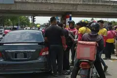 delivery rider, penghantar makanan, Malaysia, samun, ragut, rob