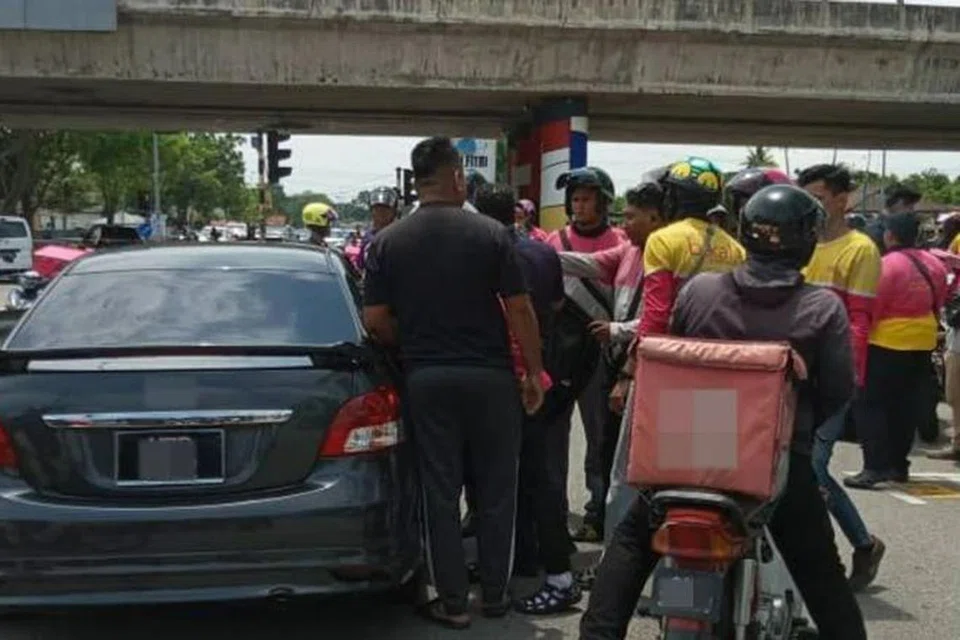 delivery rider, penghantar makanan, Malaysia, samun, ragut, rob