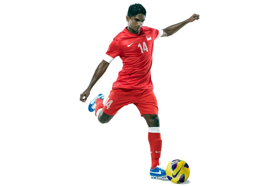 PEMAIN SINGA PERTAMA DI SEPANYOL: Hariss Harun bakal beraksi di Sepanyol selepas dipinjamkan kepada kelab Ce L'Hospitalet. - Foto NIKE SINGAPORE
