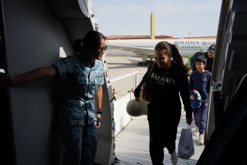 Warga Singapura dalam perjalanan pulang ke Singapura dari Jeddah, Arab Saudi. 