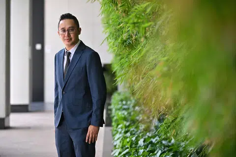 Meskipun beralih selaku pengetua Sekolah Rendah Radin Mas ke Sekolah Rendah Ang Mo Kio mulai 2025, falsafah Encik Muhammad Farizal Umar Effendi tetap sama iaitu memberi setiap pelajar peluang mengecap kejayaan dalam pelbagai bentuk, bukan hanya bidang akademik, tetapi aspek lain yang membantu mereka berkembang secara holistik.