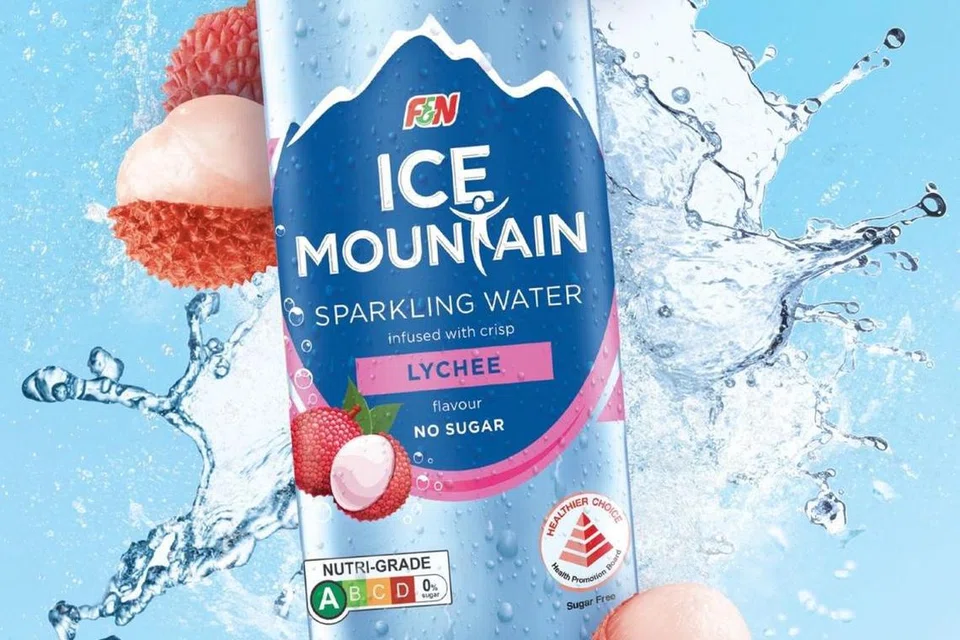 Dapatkan tumbler percuma dengan pembelian Sparkling Water Ice Mountain.