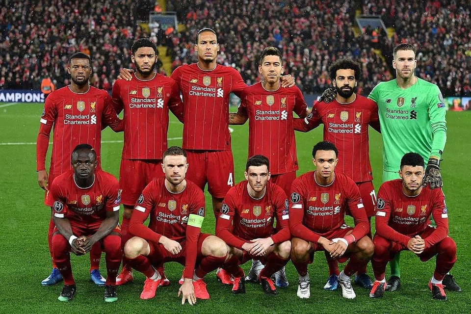 JUARA AKHIRNYA SELEPAS 30 TAHUN?: Liverpool, kelihatan bergambar sebelum satu perlawanan di Anfield pada 11 Mac sebelum EPL digantung, akan menjulang mahkota EPL pertamanya dalam lebih 30 tahun jika ia menang perlawanan pertamanya apabila kejuaraan itu disambung dan pesaing terdekat City tewas kepada Arsenal pada 17 Jun. - Foto AFP