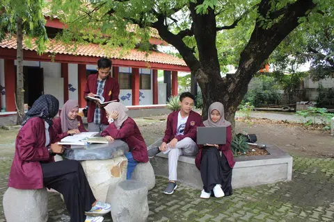 PELUANG KUNJUNGI INSTITUT STUDI ISLAM FAHMINA: Penulis berpeluang mengunjungi Institut Studi Islam Fahmina (Isif).